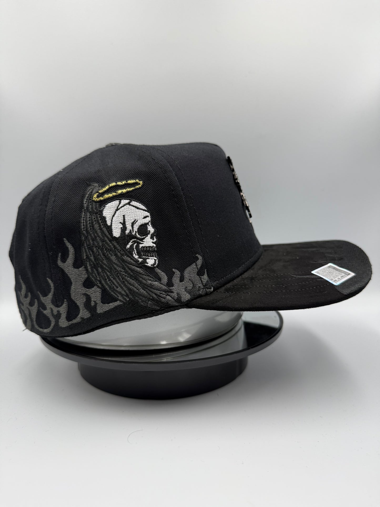 Kevin hats LA angel and devil