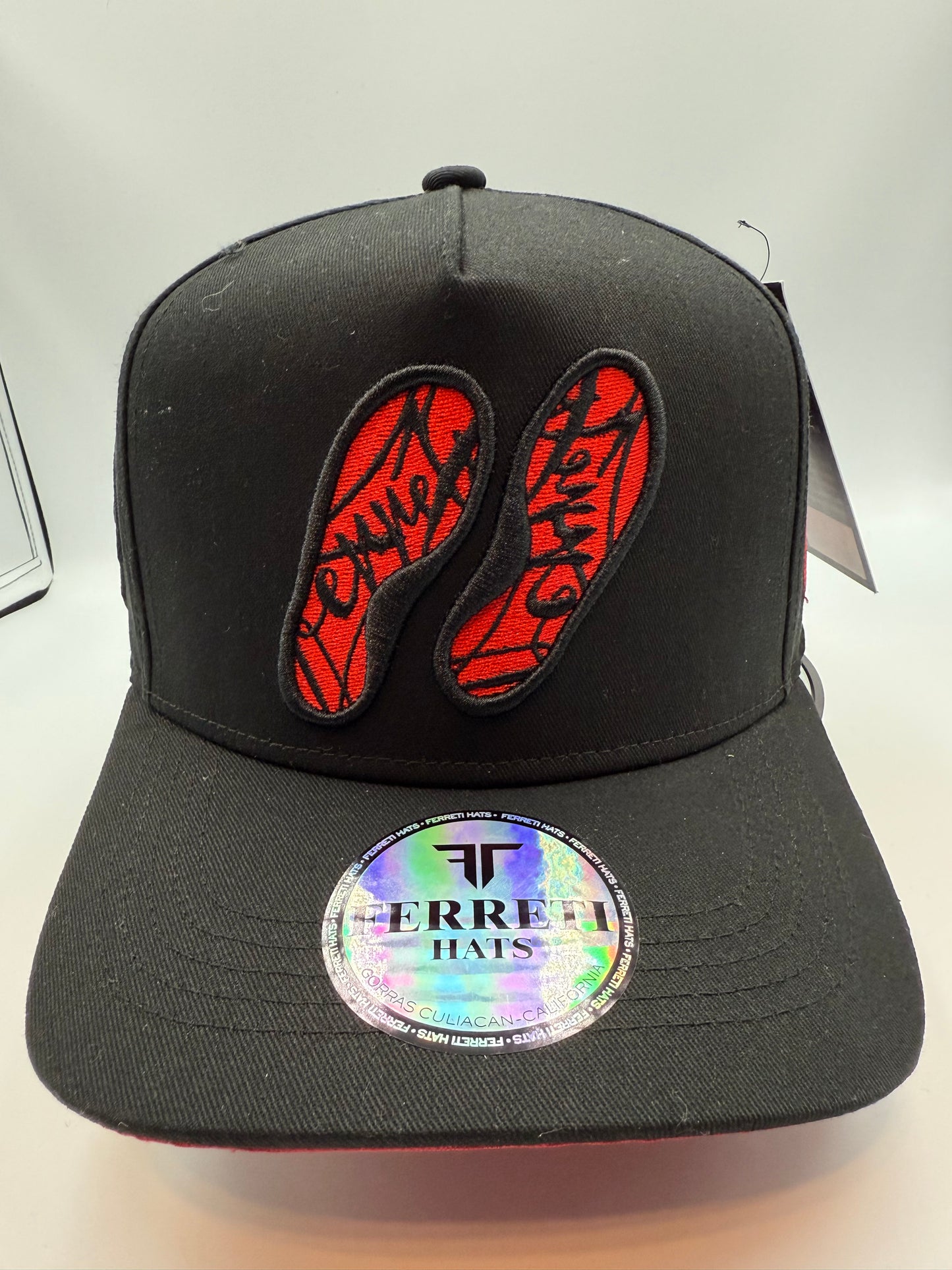 Ferreti suelita roja